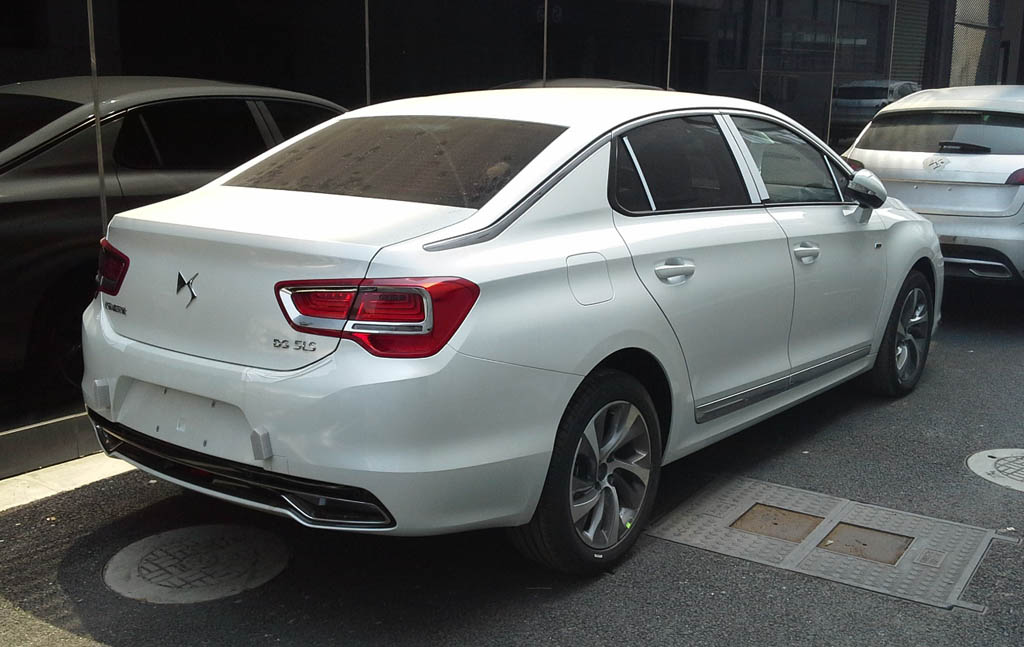 بررسی سدان «DS 5LS»، مَرکب جذاب اروپایی‌تبار