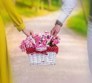 می خواهم پوشش همسرم را تغییر دهم، اما نمی دانم چگونه؟!