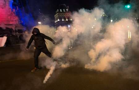 بازداشت 100 نفر درجریان اعتراض‌های پاریس