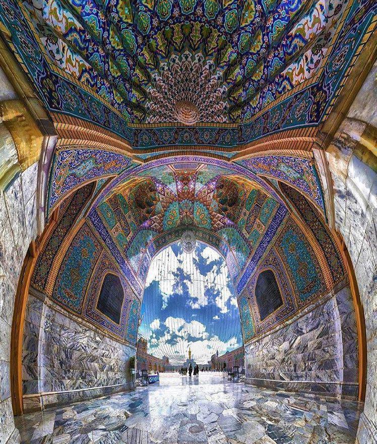 عکسی فوق‌العاده از ورودی صحن جمهوری اسلامی حرم امام رضا(ع)