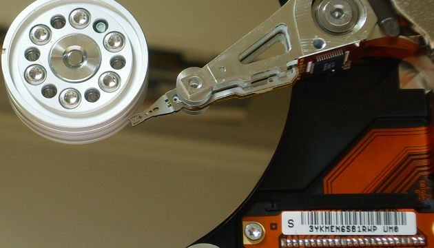 چالش/ مقایسه تجهیزات ذخیره‌سازی SSD و HDD