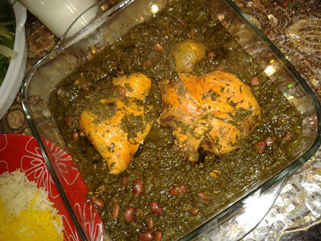 غذاي اصلي/ خورشت قورمه سبزي با سينه مرغ