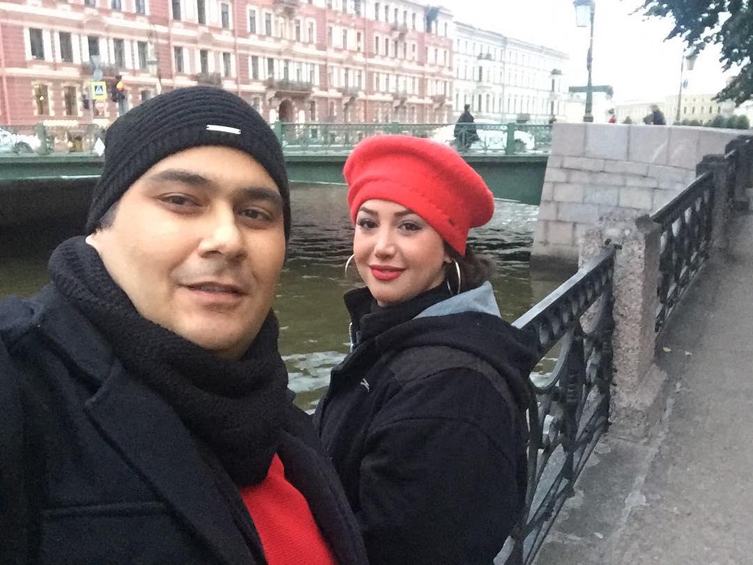 سلفى رضا داوودنژاد به همراه همسرش در روسیه