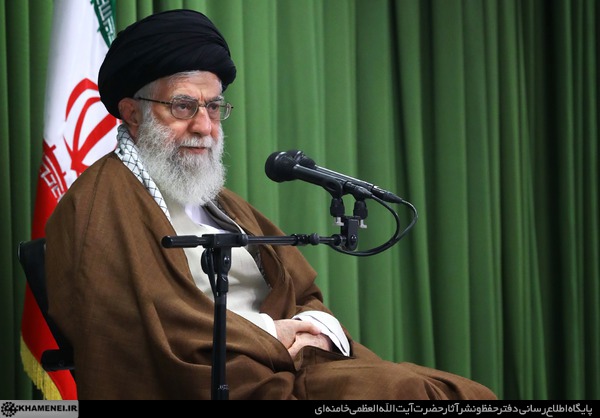 پاسخ رهبر انقلاب به ترامپ: تو دهنی خواهید خورد