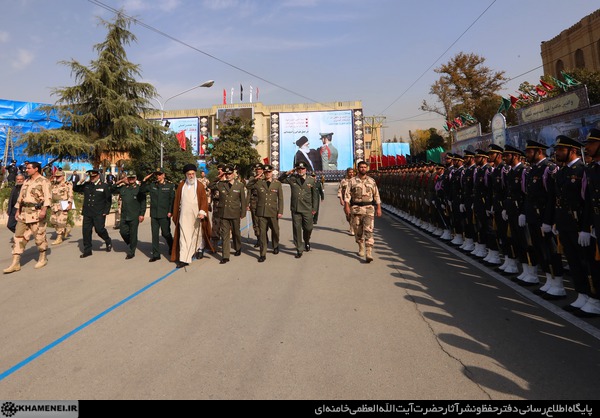 حضور رهبرانقلاب در مراسم دانش‌آموختگی دانشجویان دانشگاه‌های افسری ارتش