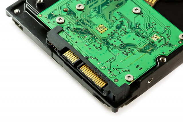در جنگ بین حافظه‌های SSD و HDD، برنده از قبل مشخص است!