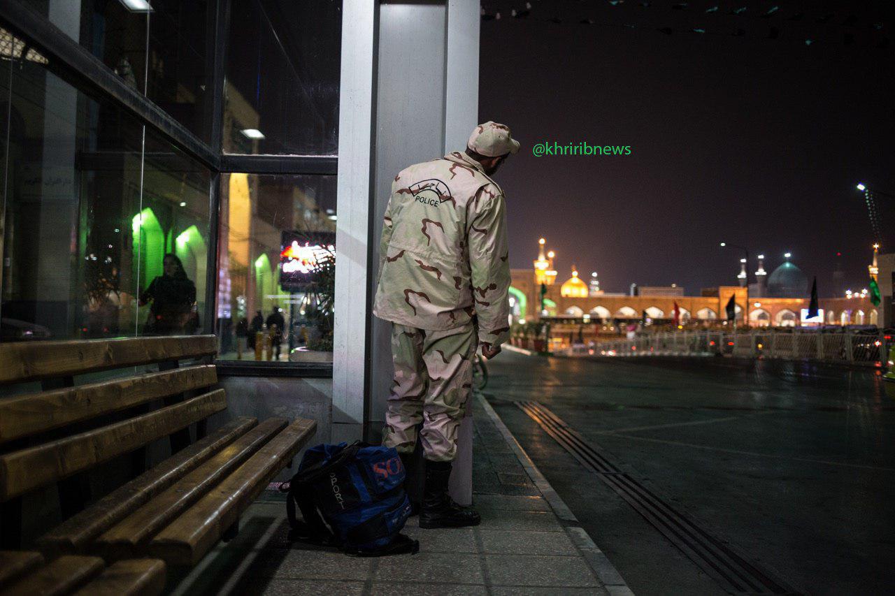 عکس/ ارادت خالصانه سرباز وطن به آقا امام رضا (ع)