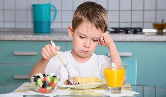 تغذیه/ اصلاح الگوی غذا خوردن به خاطر بچه ها