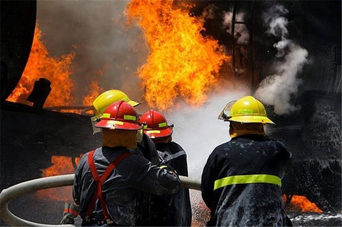آتش‌سوزی کارگاه تولیدی ابر و اسفنج در شرق پایتخت