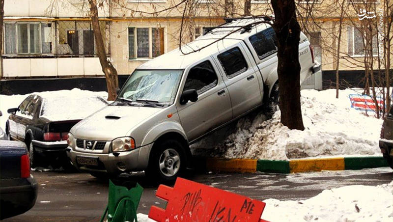 عکس/ قدرت نمایی خودروها با برف!