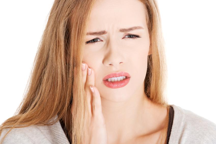 دکتر سلام/ علت صدا دادن فک هنگام غذا خوردن چیست؟