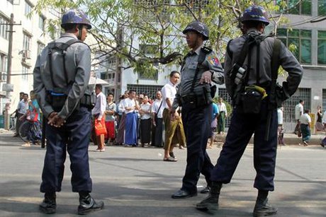 انفجار ۳ بمب در ایالت ناآرام راخین میانمار