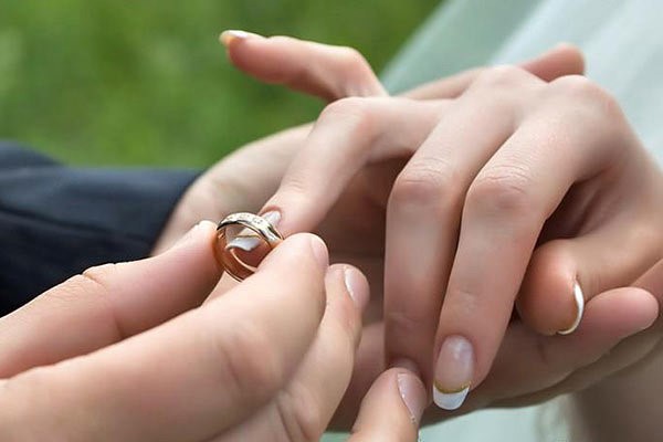 عواقب ازدواج پسر مجرد با زن مطلقه