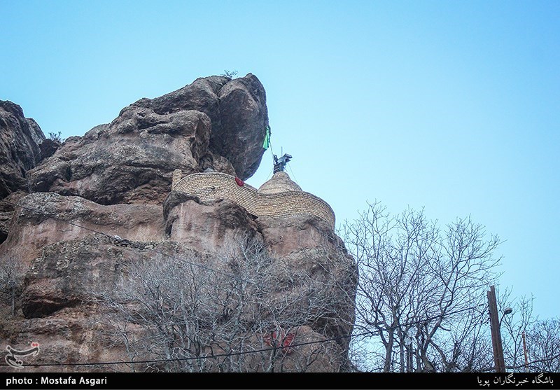 امام زاده ای در دل کوه های سرخ کرج