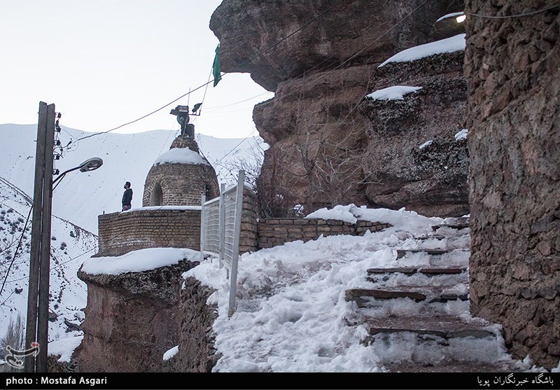 امام زاده ای در دل کوه های سرخ کرج