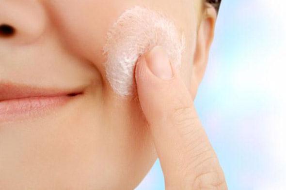پوست و مو/ فواید استفاده از کرم ضدآفتاب برای سلامتی پوست