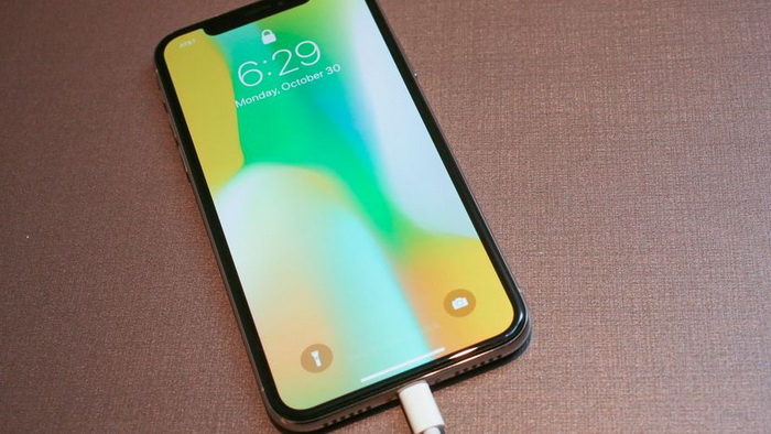 اپل 270 میلیون پنل OLED برای آیفون‌های 2018 سفارش می‌دهد
