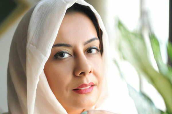 مردم فرانسه برای عکس و امضاگرفتن از «نویسندهها» بسیار مشتاقند!