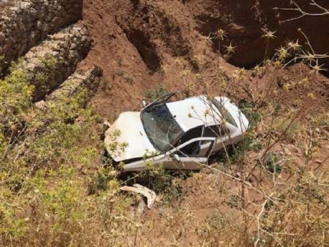 سقوط خودرو به دره در گردنه حیران آستارا یک کشته بر جا گذاشت