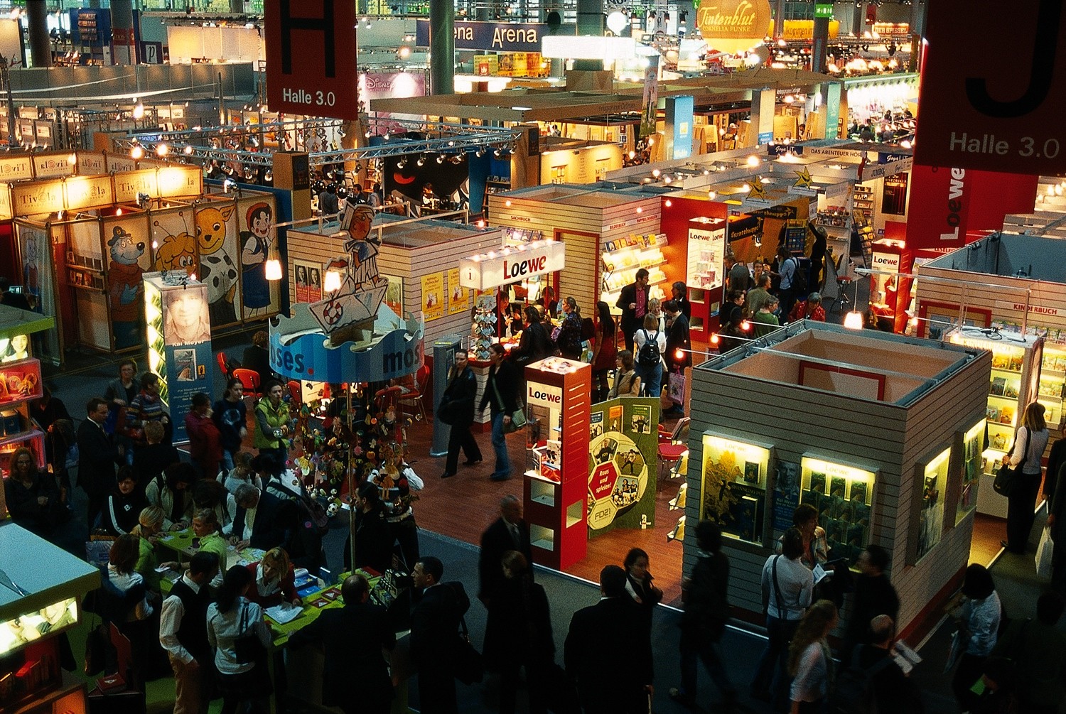 франкфурт ярмарка. ярмарка во франкфурте на майне. франкфуртская книжная ярмарка в германии. рождественский франкфурт на майне. рождественская ярмарка в германии.