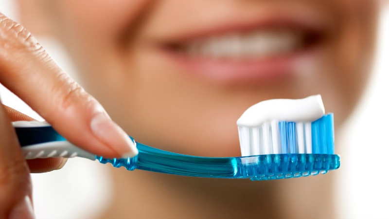 روزی چندبار مسواک بزنیم؟