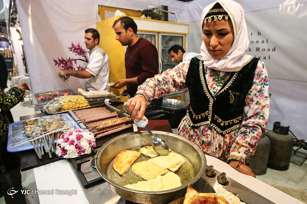 عکس/ چهارمین جشنواره بین المللی غذای کشورهای عضو اکو در زنجان