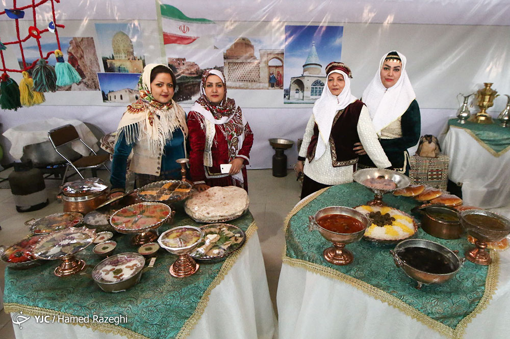 عکس/ چهارمین جشنواره بین المللی غذای کشورهای عضو اکو در زنجان