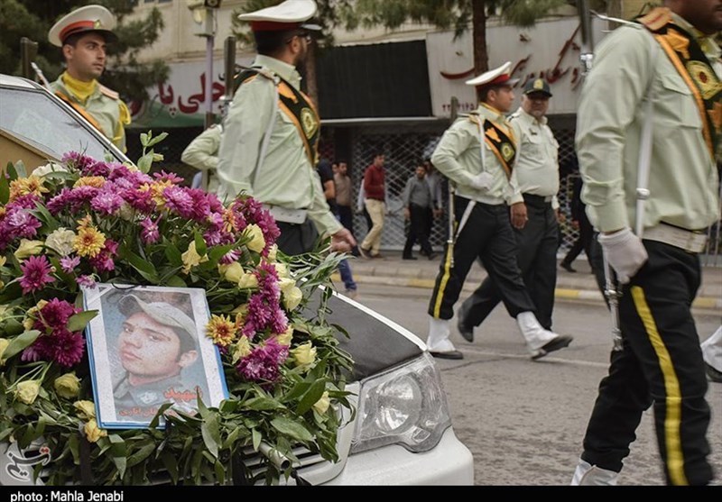 تشییع پیکر شهید دهقان‌ اناری در کرمان