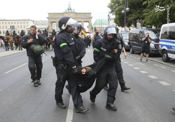 تظاهرات در آلمان بر سر سیاست های مرکل