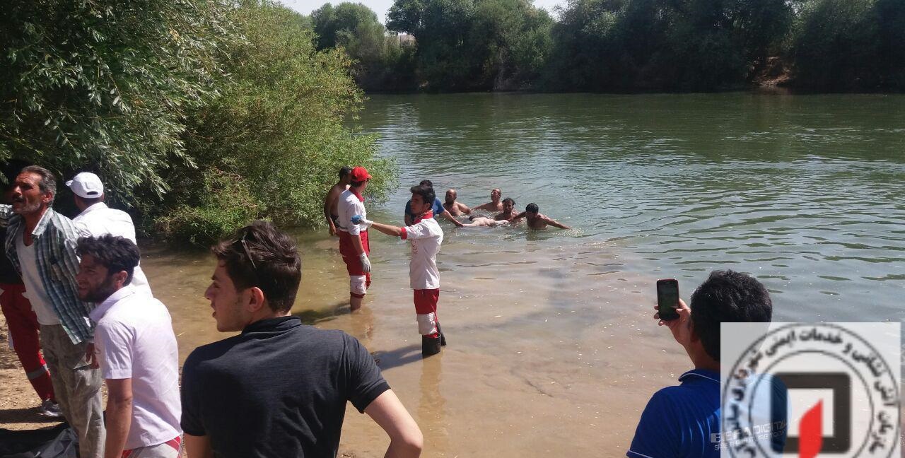 جنازه فرد غرق شده در زرینه رود از آب بیرون کشیده شد