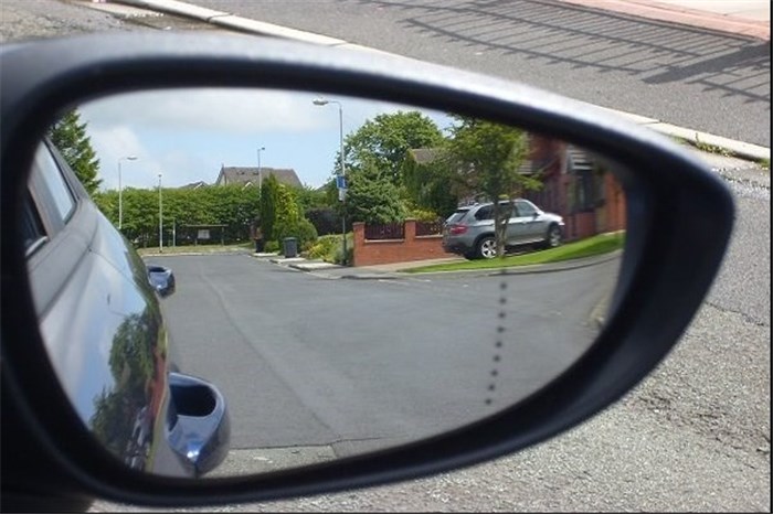 مراقب نقاط کور آینه‌های خودرو باشیم