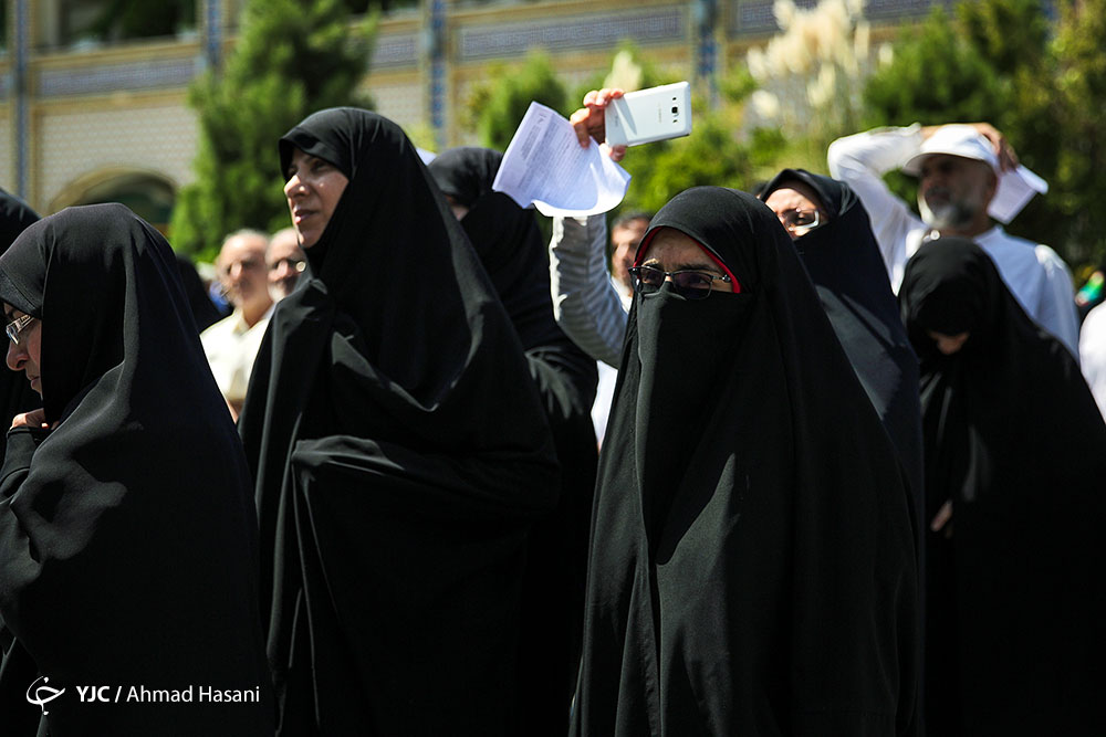 عکس/ پلاکاردهای اعتراضی روحانیون در مشهد؛ شعار هر روحانی مرگ بر گرانی