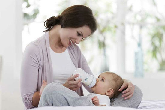زمان مناسب برای از شیر گرفتن کودک