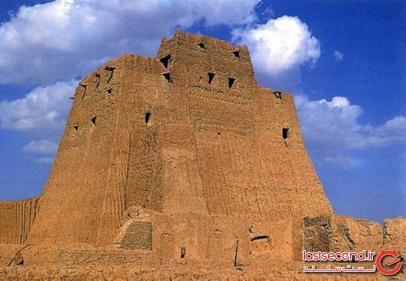 بلندترین بنای خشتی سالم ایران در سیستان و بلوچستان