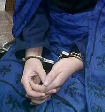 دستگیری زن سارقی که به بهانه رمالی، طعمه‌هایش را بیهوش می‌کرد