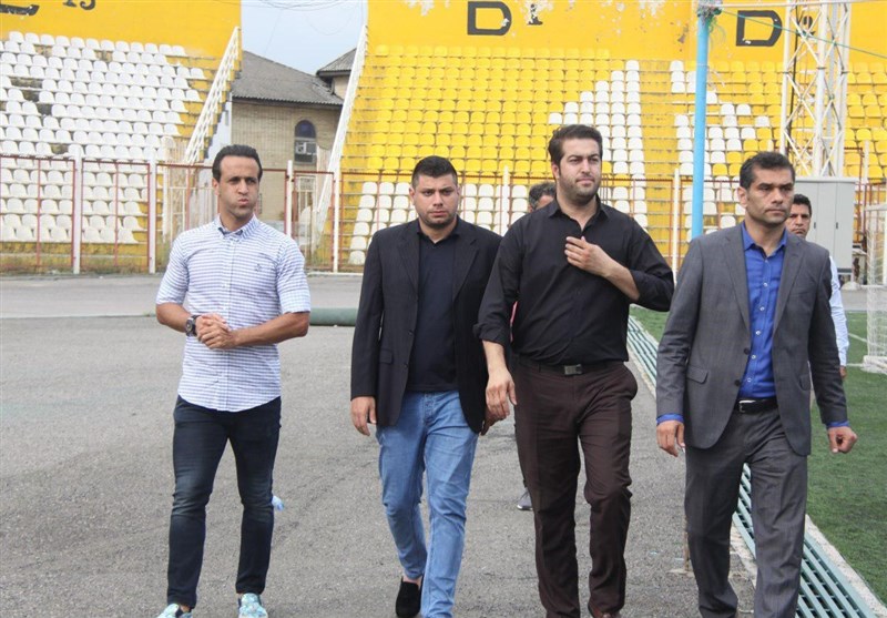 علی کریمی و بازیکنان تیم ملی سابق در مراسم تشییع مرحوم غلام‌نژاد