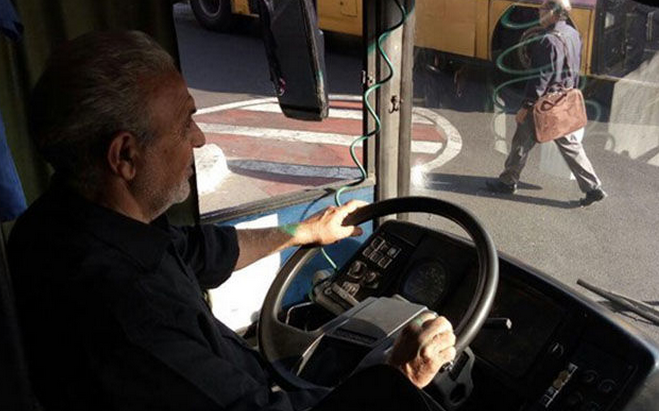 این راننده اتوبوس تهرانی مسافرانی که نام یاران امام حسین (ع) را دارند کرایه نمی گیرد