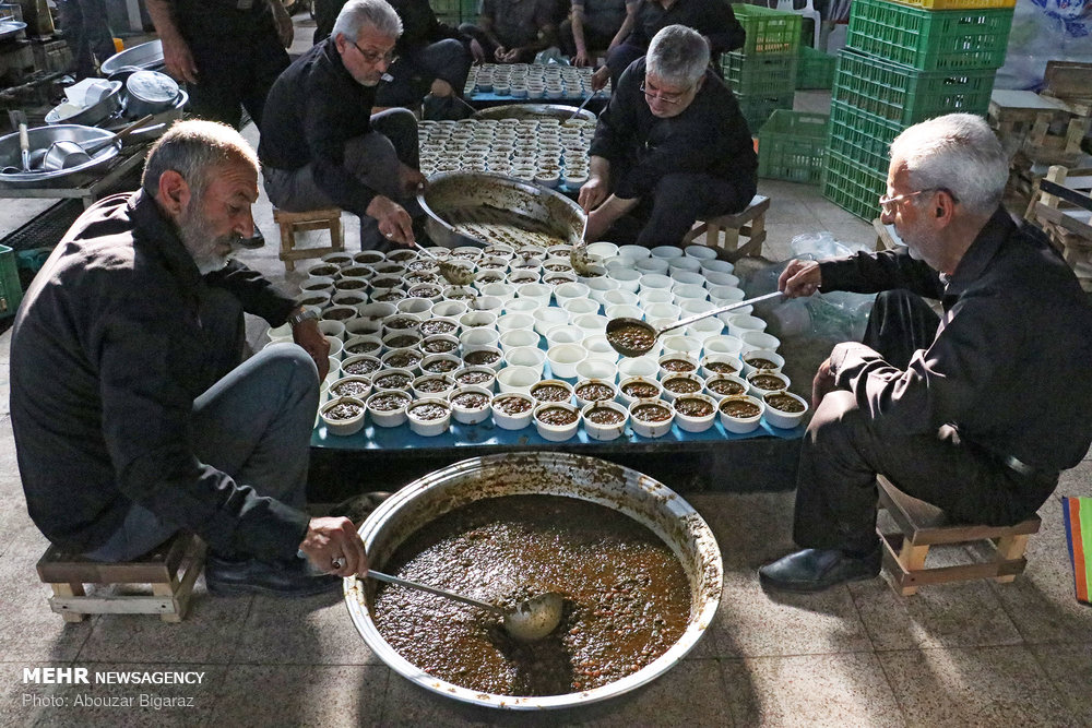 پذیرایی از عزاداران حسینی در لارستان فارس