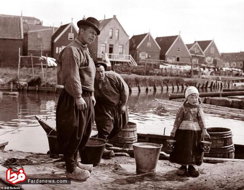 شلوار خمره‌ای مردان هلندی در اوایل قرن بیستم