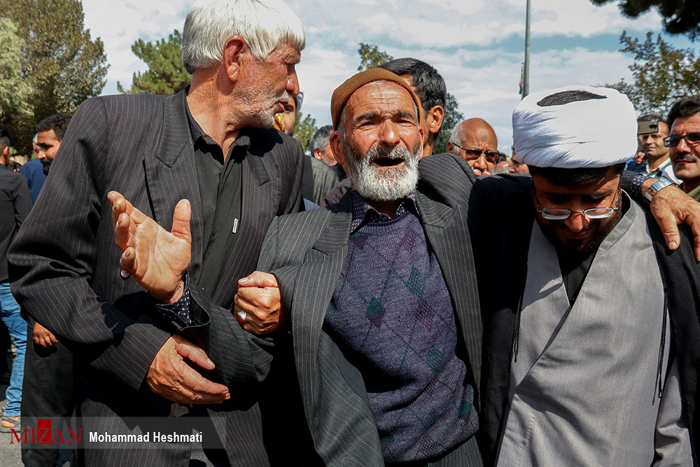 عکس/ بی تابی نزدیکان شهید حادثه تروریستی اهواز