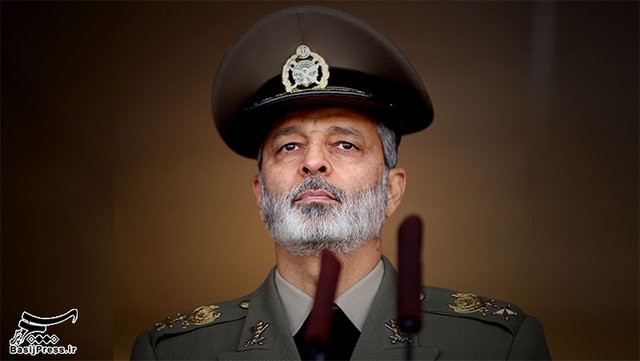 دل‌نوشته فرمانده کل ارتش در سوگ شهدای حمله تروریستی اهواز