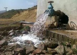 وصل شدن آب آشامیدنی بخشی از خانوارهای روستایی سیل زده