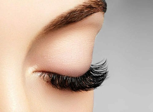 خطرات اکستنشن مژه؛ زیبایی به چه قیمتی؟