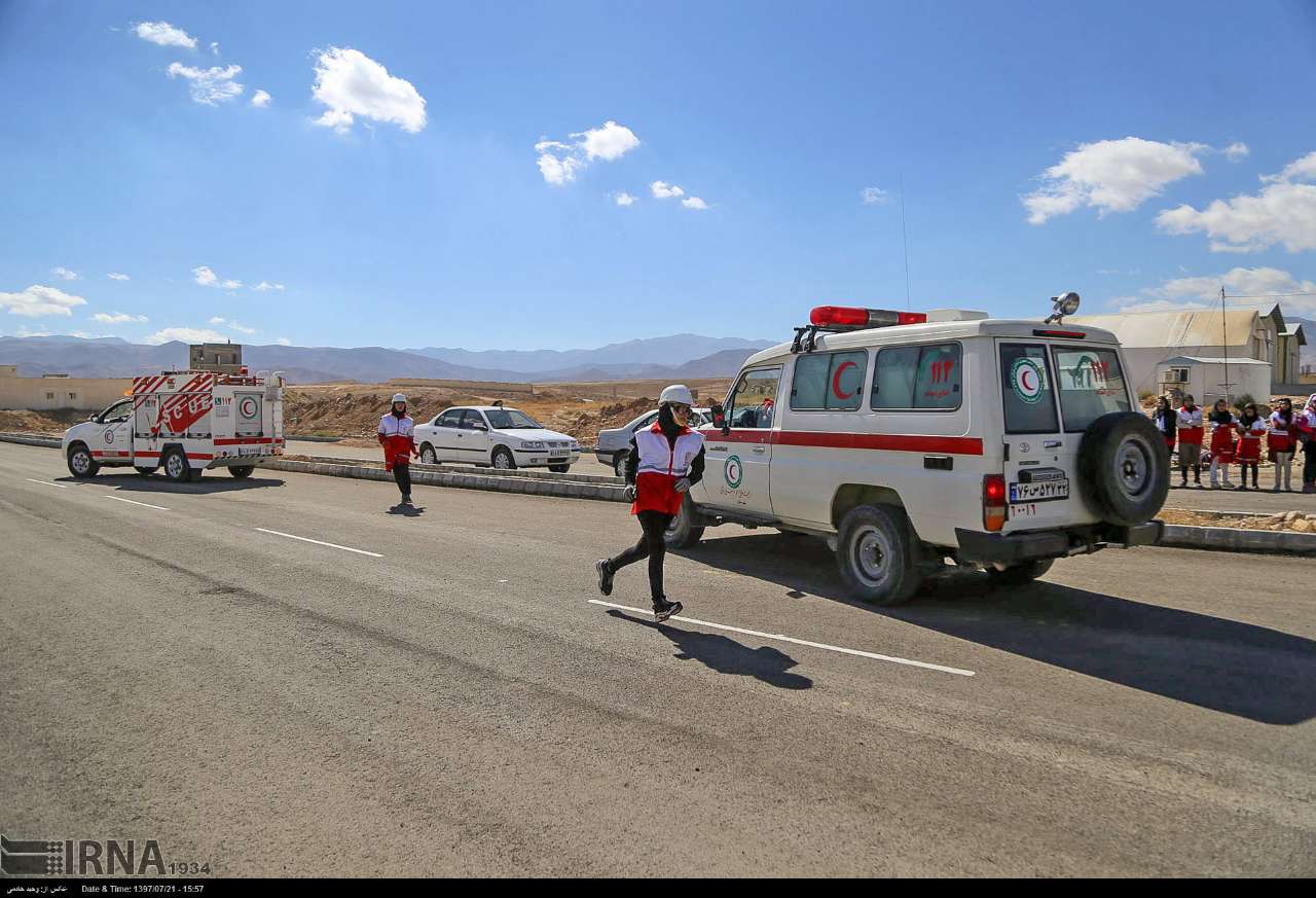 حضور فعال زنان امدادگر در مانور امداد و نجات بجنورد