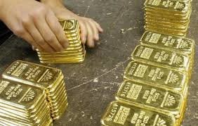 دلار قیمت جهانی طلا را پایین کشید