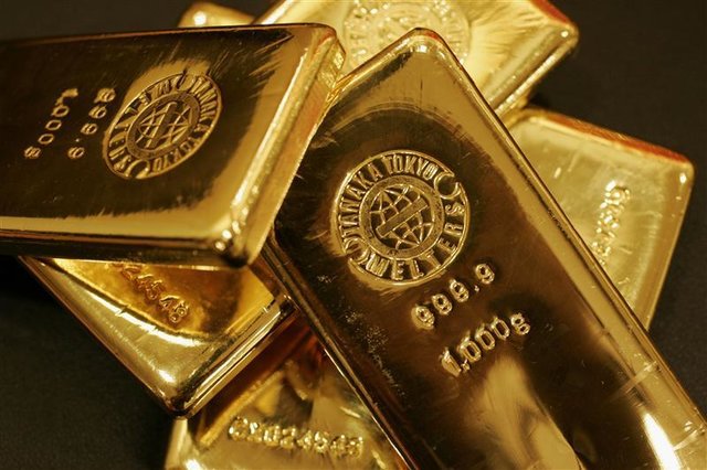 طلای جهانی از کاهش قیمت دست‌بردار نشد