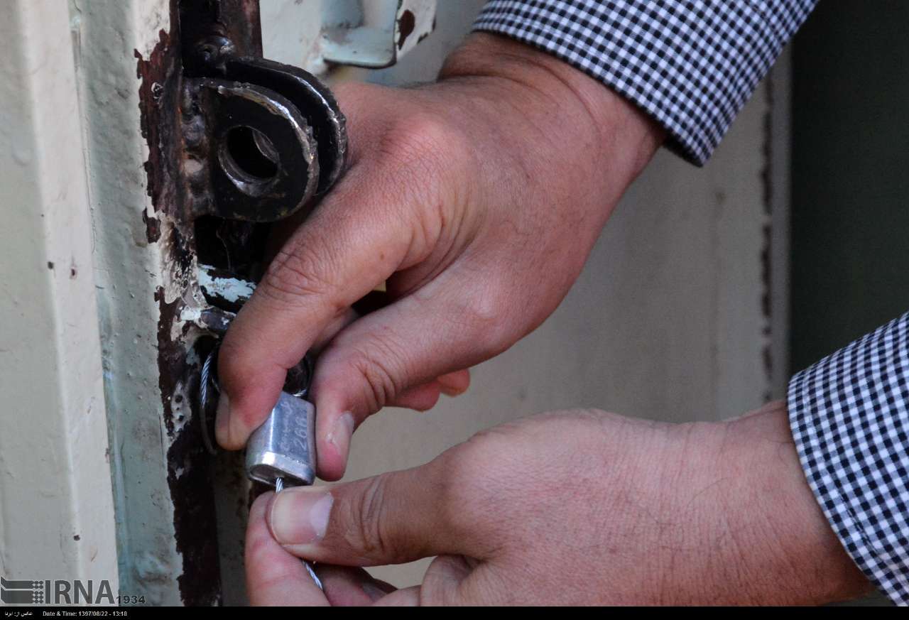 عکس/ پلمپ پاتوق و سردمخانه مواد مخدر در بیرجند