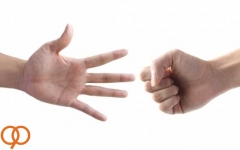 محرومیت داور به دلیل استفاده از سنگ، کاغذ قیچی به جای پرتاب سکه! 