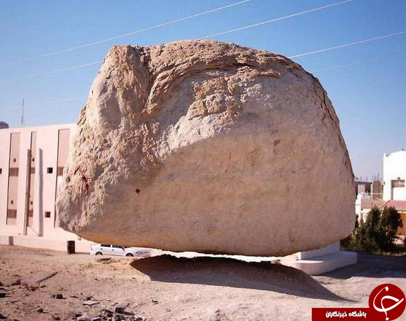 چرا سنگی که پیامبر در شب معراج بر رویش ایستاده بود معلق ماند؟