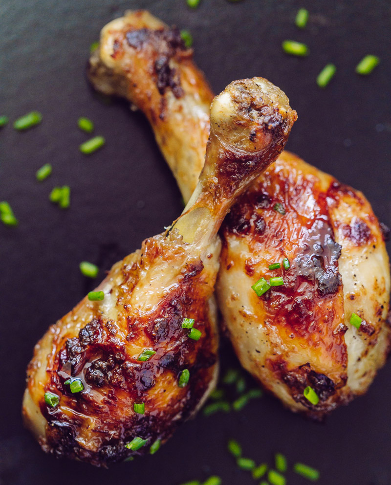 غذاي اصلي/ چگونه ران مرغ را در فر کبابي کنيم؟